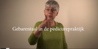 Screenshot video Gebarentaal in de pedicurepraktijk